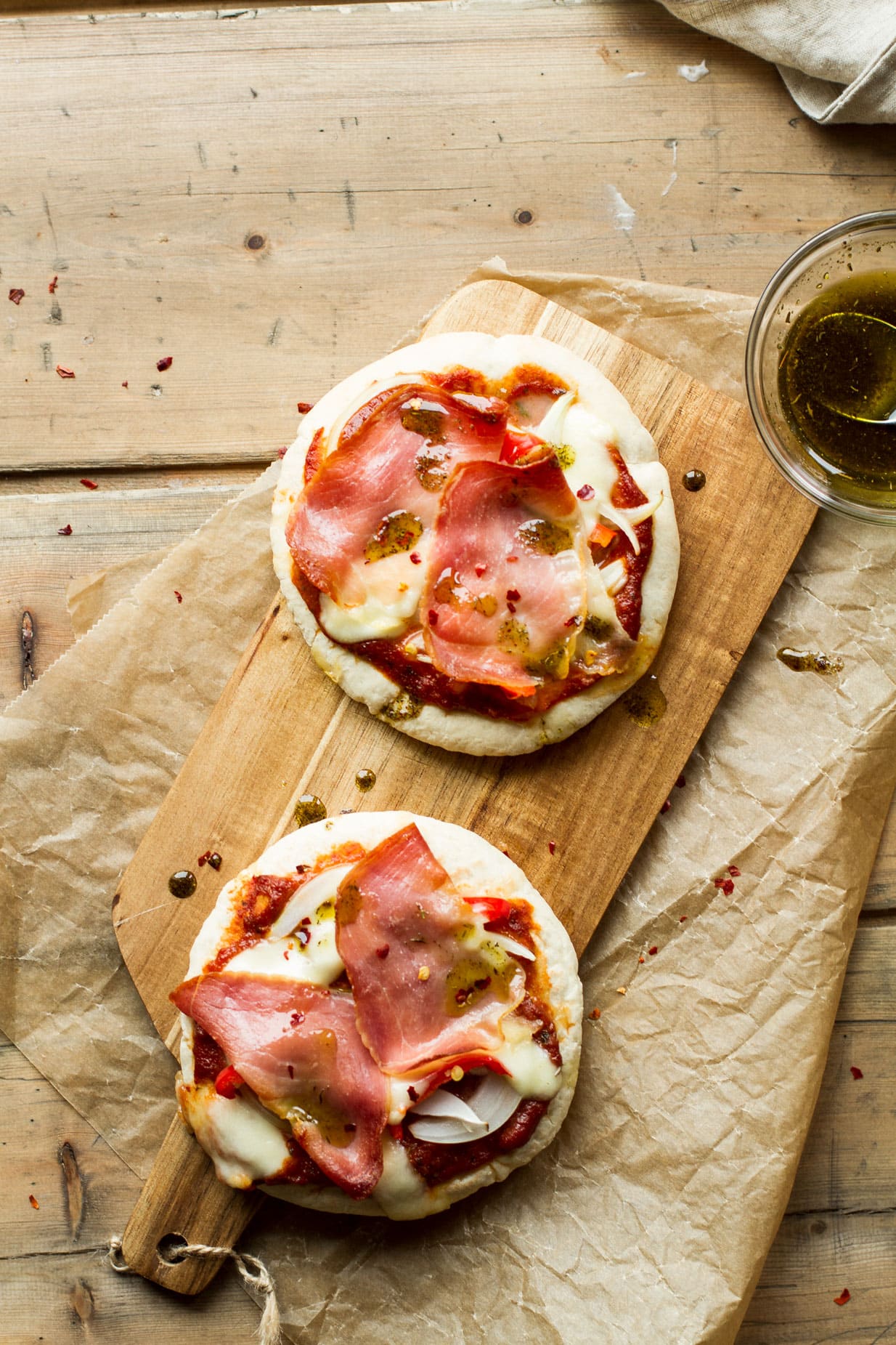 Serrano Ham and Mozzarella Pita Pizza
